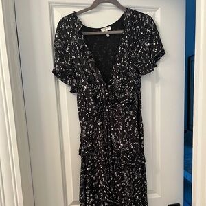 Joie Size 6 Dress, ruffles, v neck